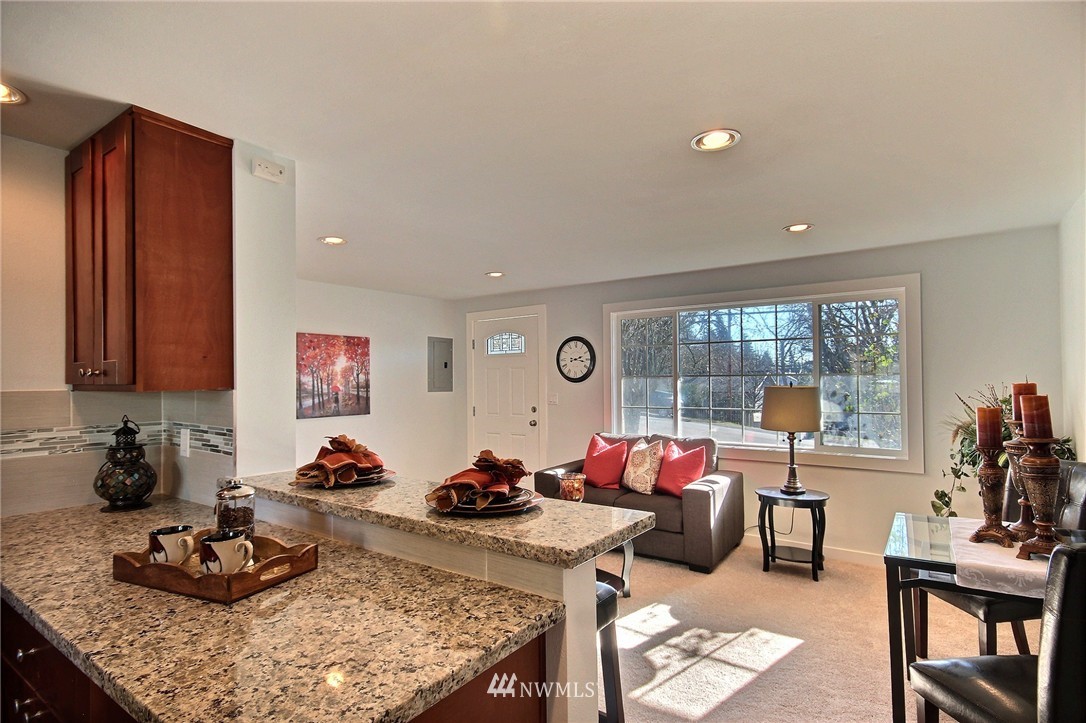 3528 Northeast 6th Street Renton, WA 98056 - Photo 4 of 10