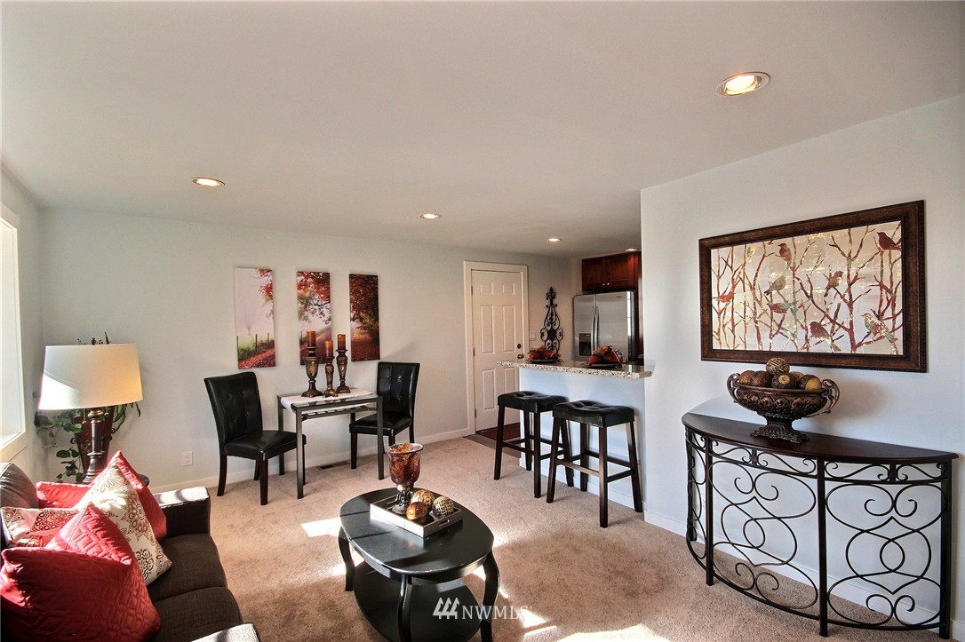 3528 Northeast 6th Street Renton, WA 98056 - Photo 5 of 10