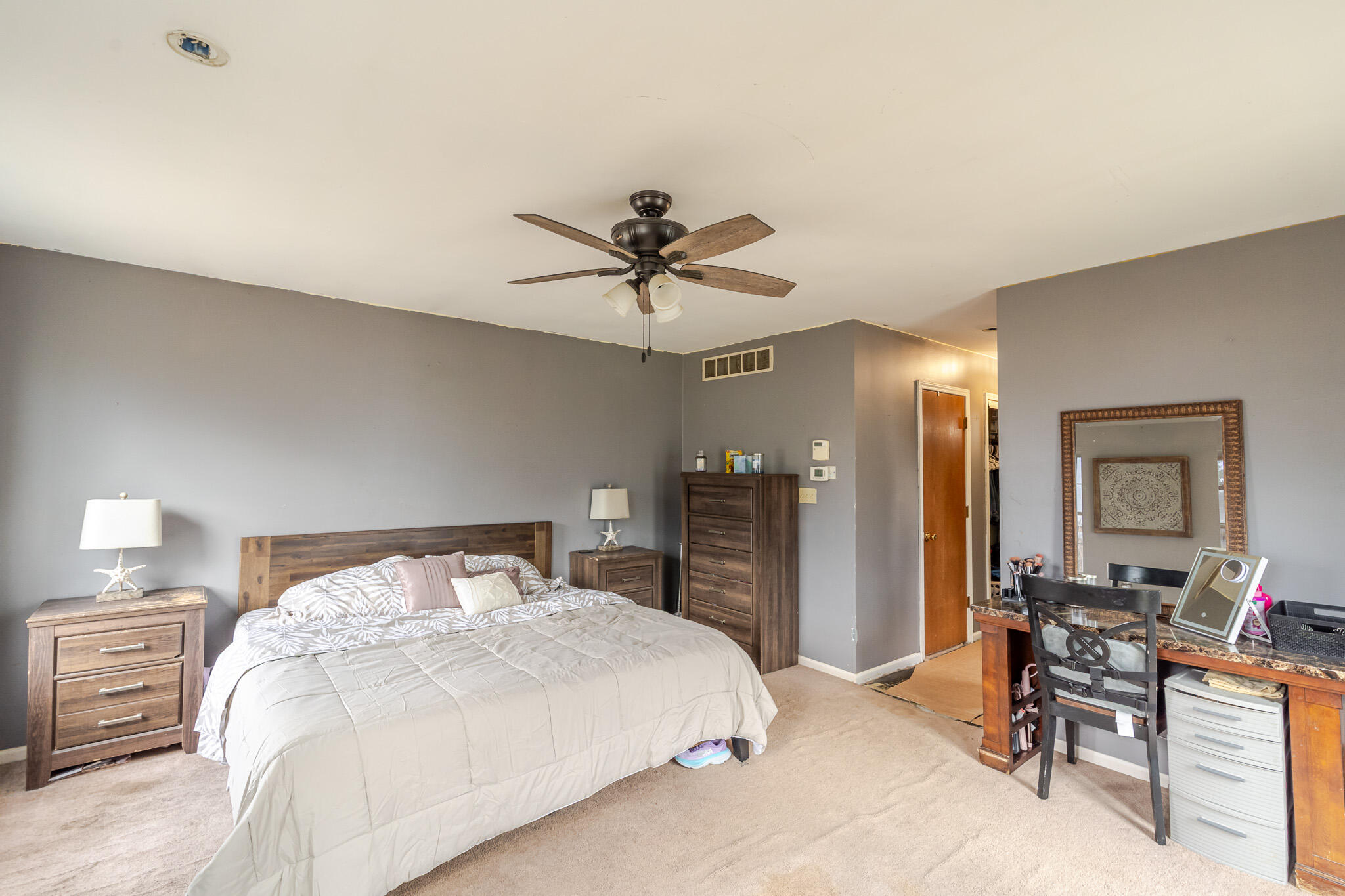 2402 Linda Road Valparaiso, IN 46383 - Photo 8 of 41 2048x1365