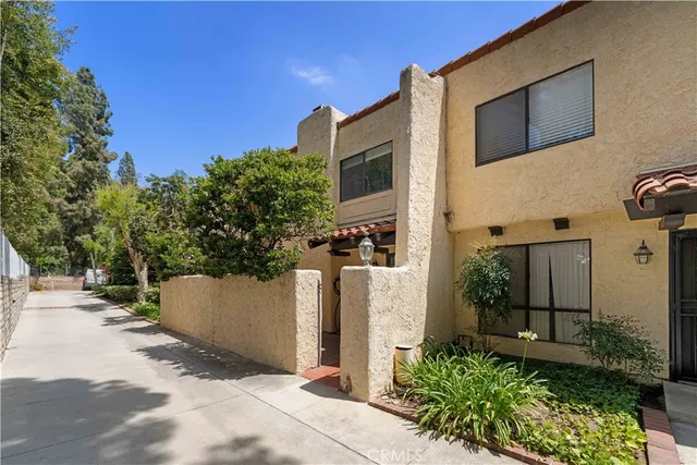$620,000 | 10126 Reseda Boulevard, Unit 121, Northridge, CA 91324