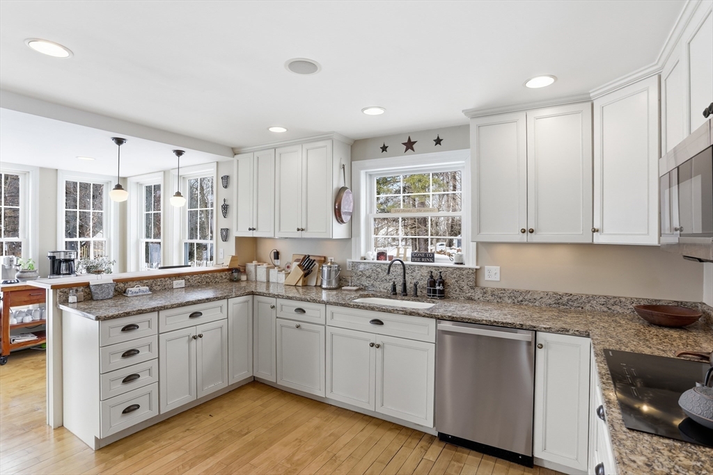 892 Main Street Lancaster, MA 01523 - Photo 12 of 38