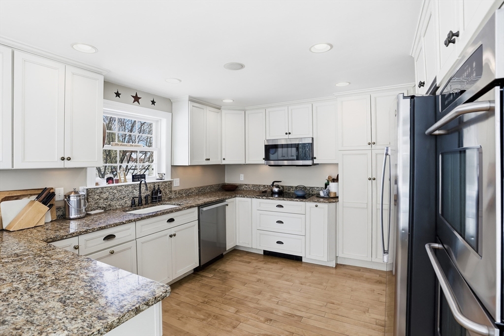 892 Main Street Lancaster, MA 01523 - Photo 16 of 38