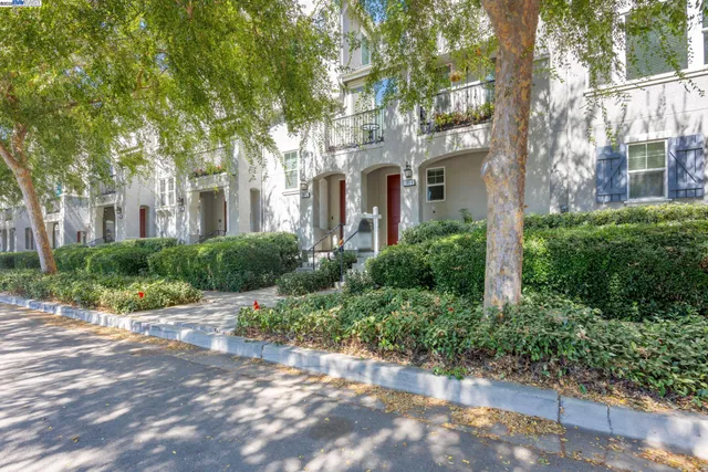 $650,000 | 185 Heligan Lane, Unit 9, Livermore, CA 94551