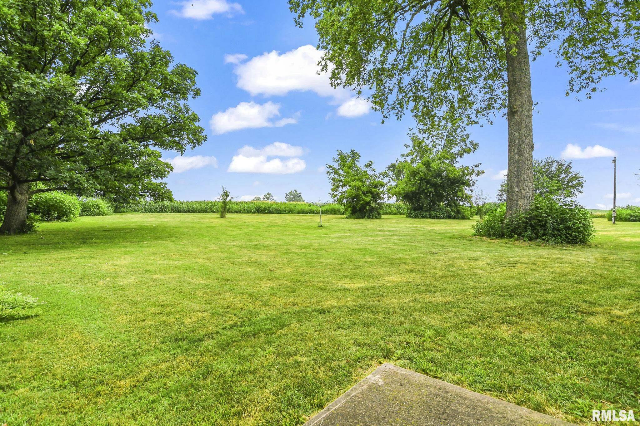 11881 Sherman Road Buffalo, IL 62515 - Photo 28 of 35 Gallery Image 28