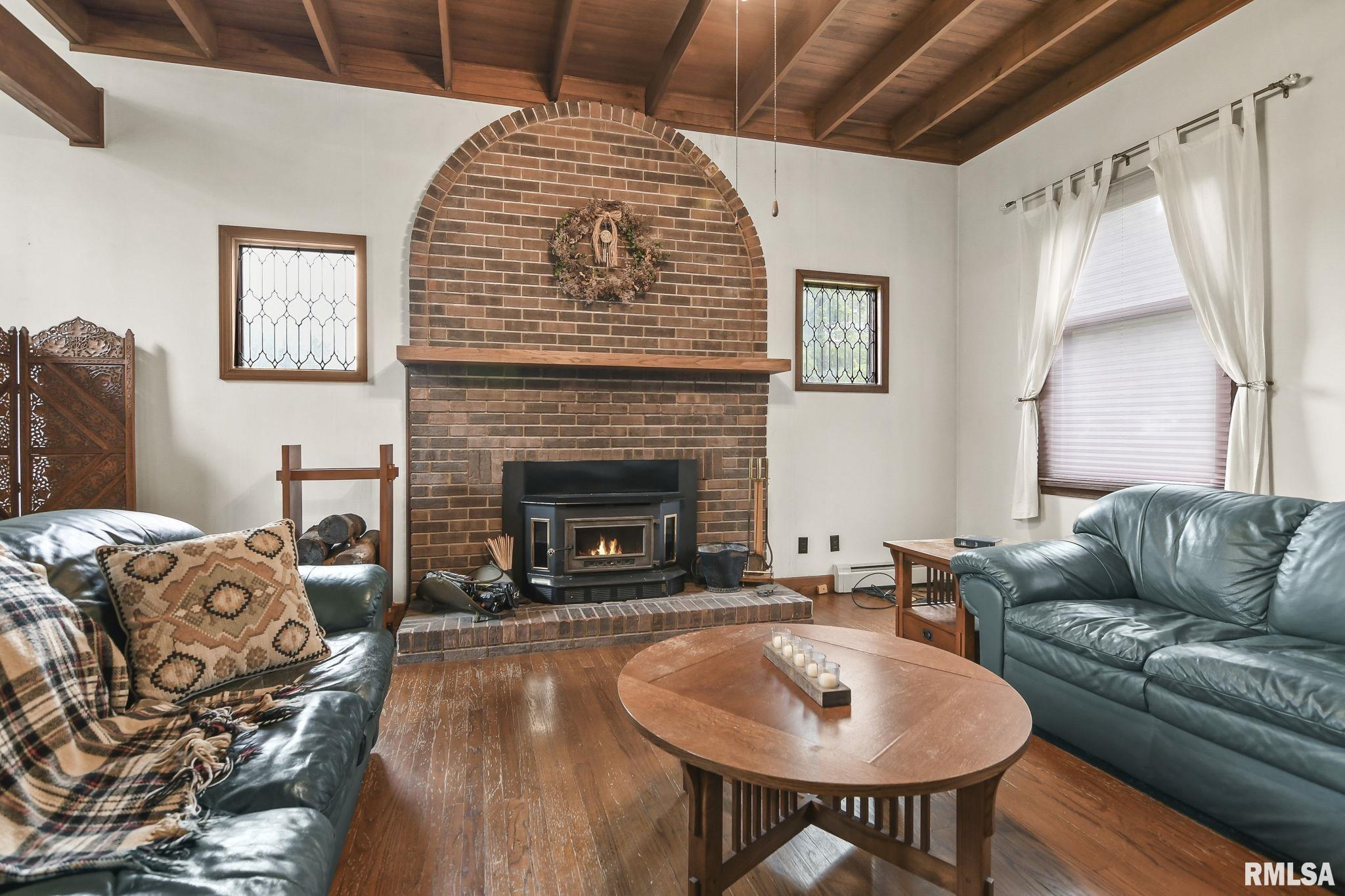 11881 Sherman Road Buffalo, IL 62515 - Photo 4 of 35 Gallery Image 4
