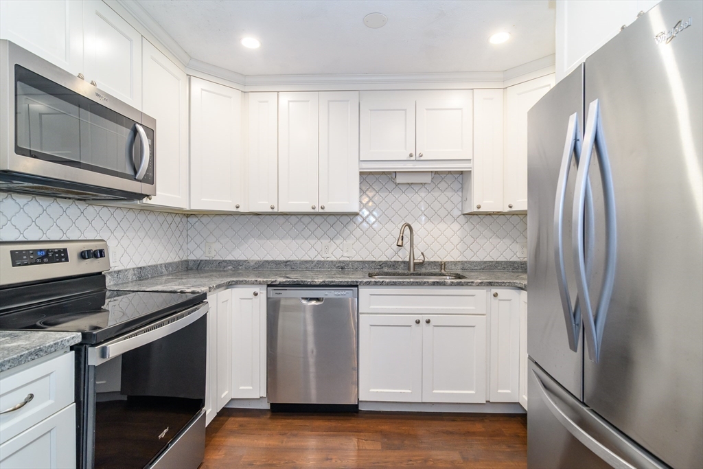 4 Erick Road, Unit 96 Mansfield, MA 02048 - Photo 3 of 18