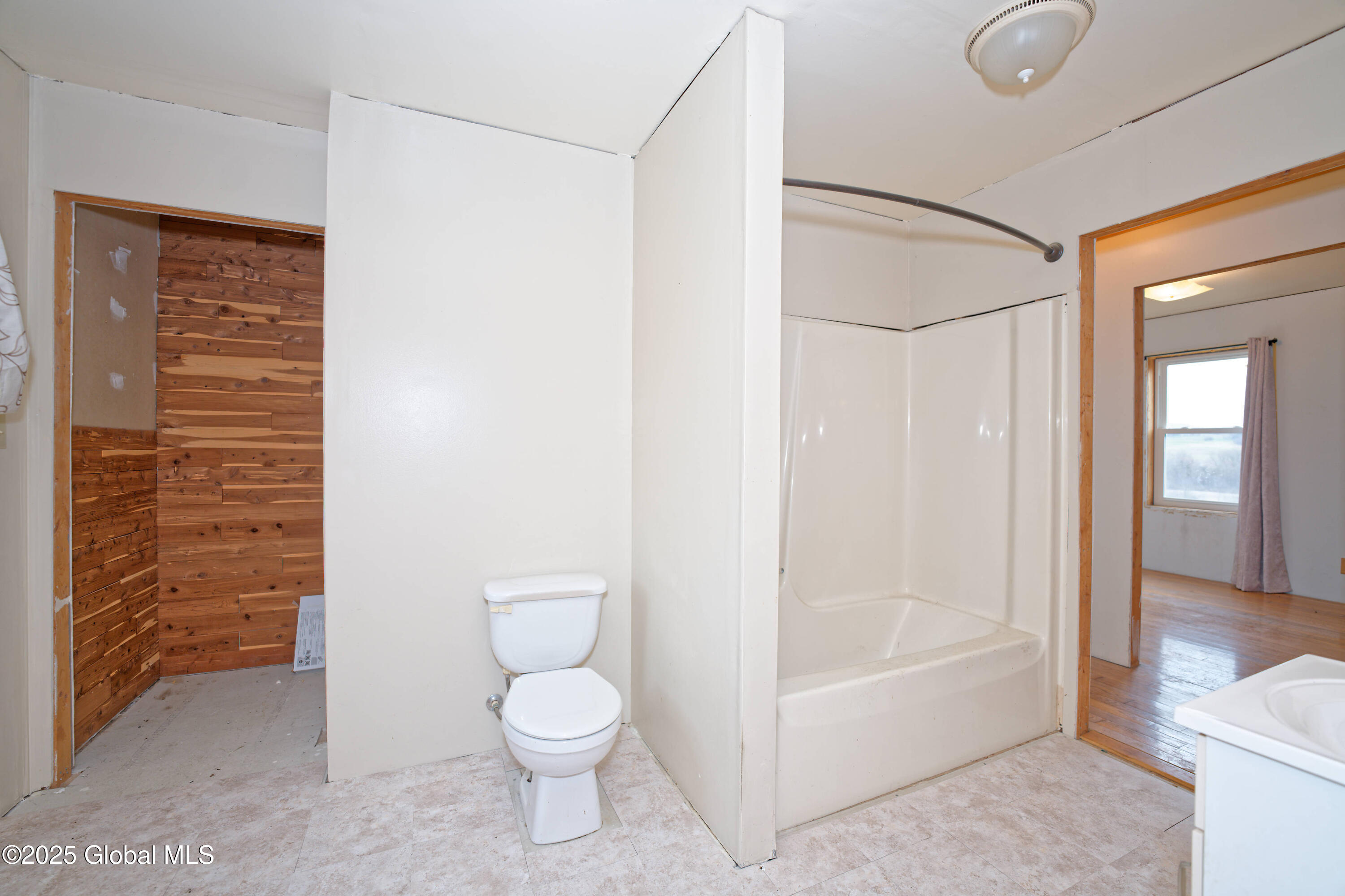 197 Dorn Road Amsterdam, NY 12010 - Photo 26 of 36 Bathroom 2
