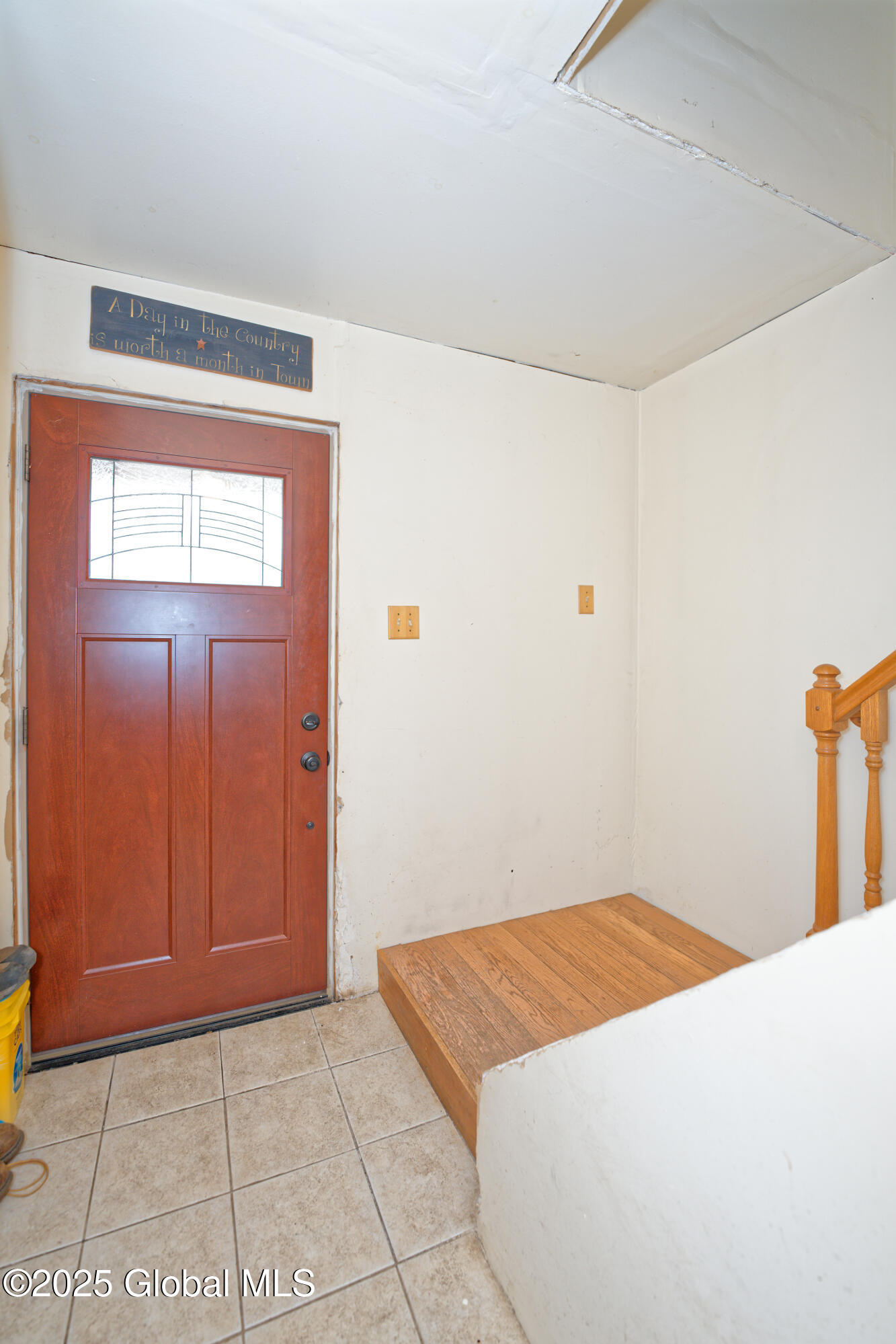 197 Dorn Road Amsterdam, NY 12010 - Photo 4 of 36 1 Entryway