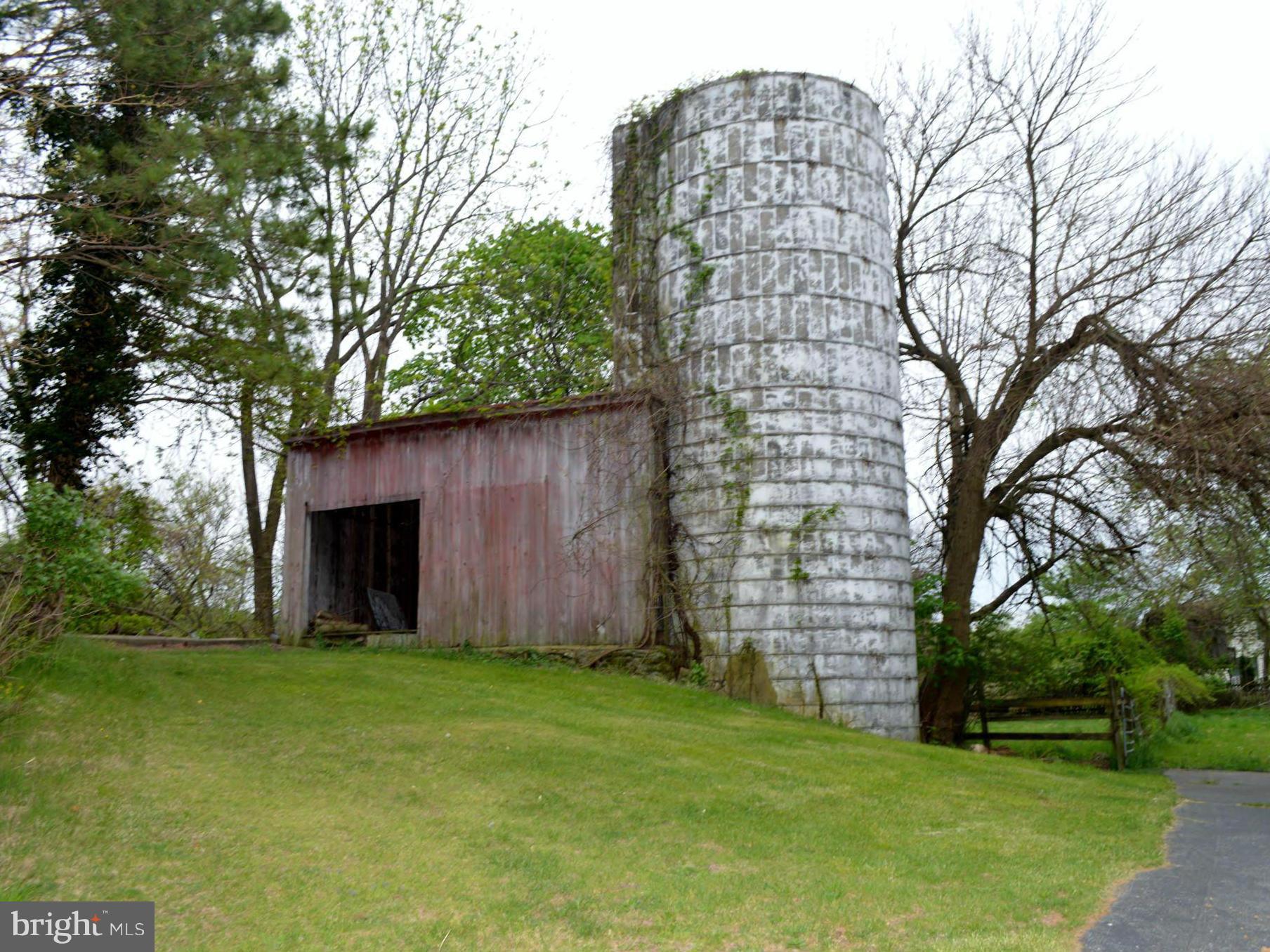 811 Nicodemus Road Reisterstown, MD 21136 - Photo 3 of 30 Bank Barn