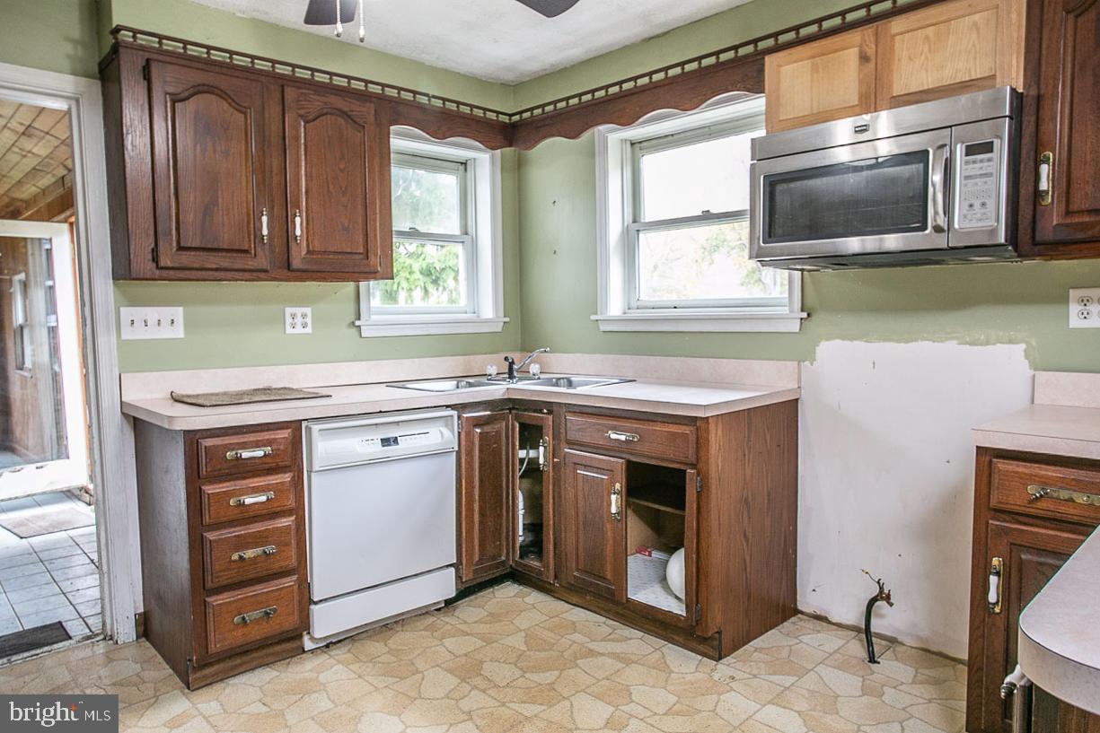 704 Kulp Road Perkiomenville, PA 18074 - Photo 5 of 26 Gallery Image 5