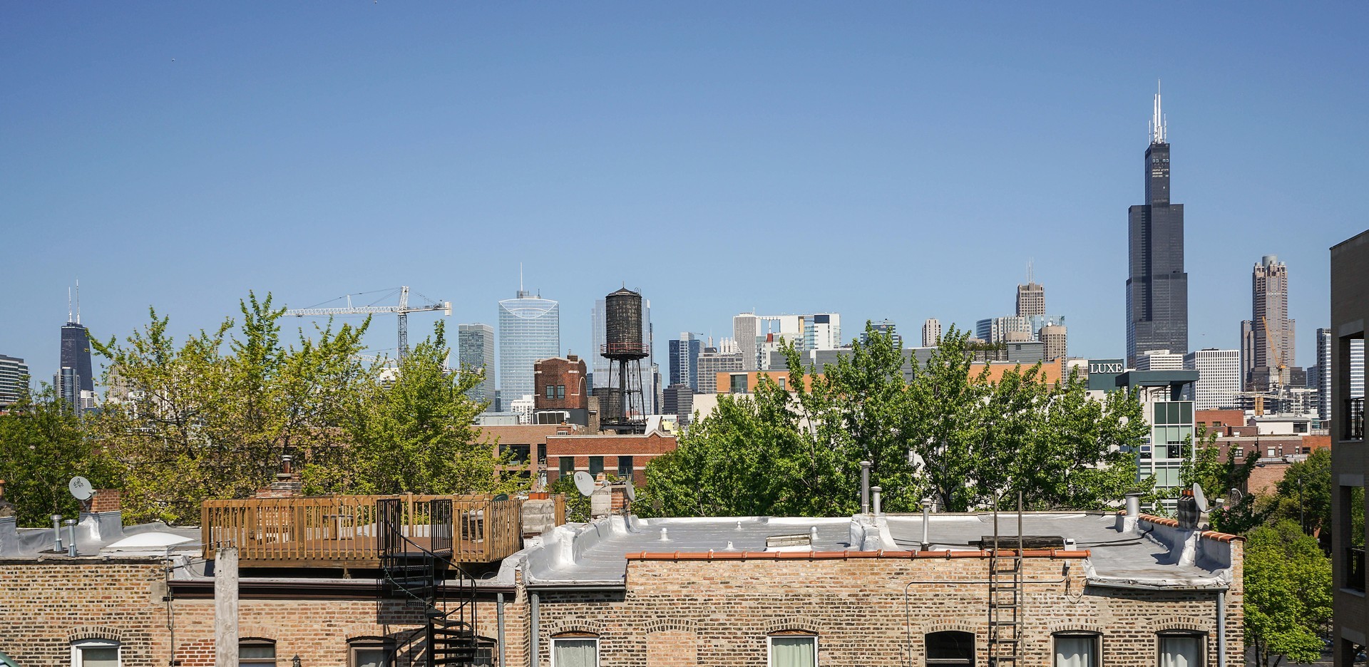 9 North Ada Street Chicago, IL 60607 - Photo 32 of 39 a view of a city