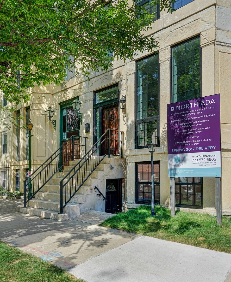 9 North Ada Street Chicago, IL 60607 - Photo 33 of 39 a view of a brick building with a large windows