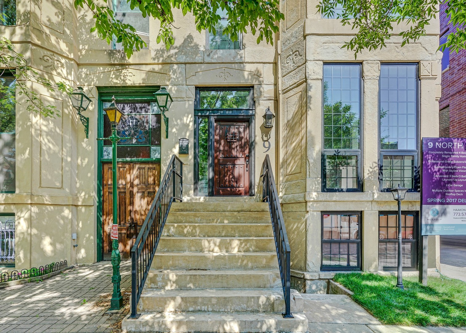9 North Ada Street Chicago, IL 60607 - Photo 34 of 39 a front view of a building with a garden