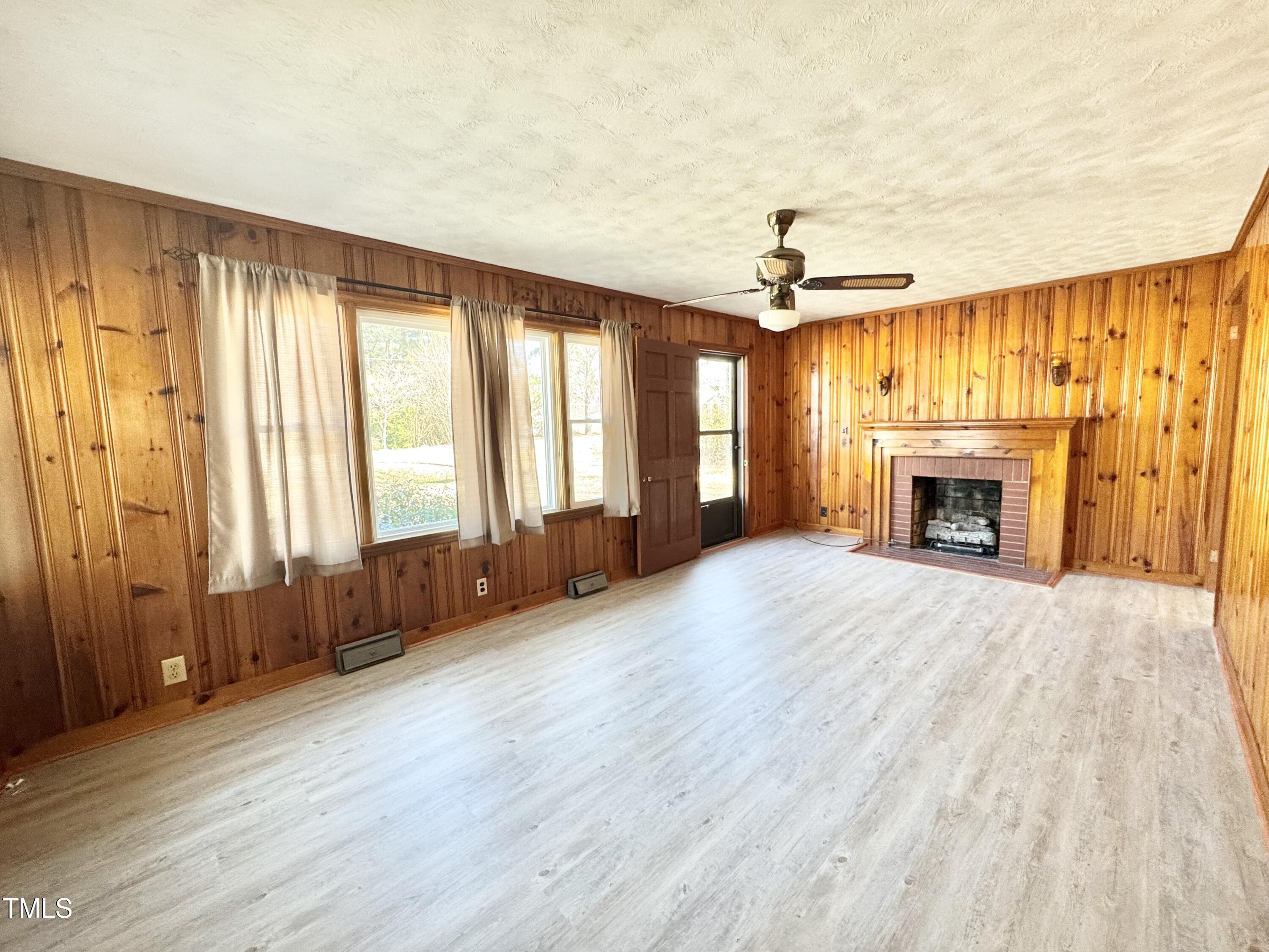 764 Providence Road Roxboro, NC 27573 - Photo 6 of 21 IMG_1062