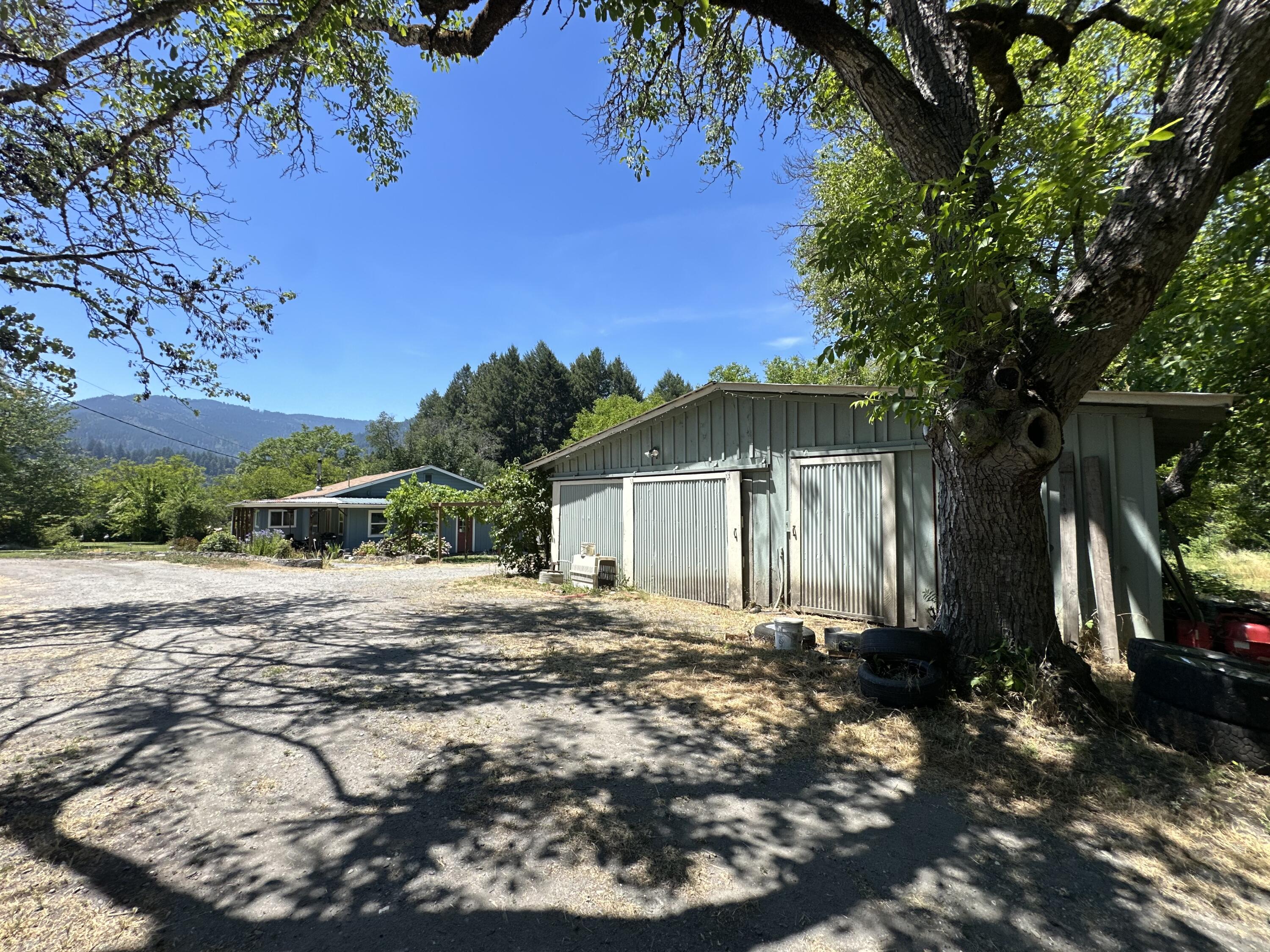 1433 Red Cap Road Orleans, CA 95556 - Photo 3 of 47 Gallery Image 3