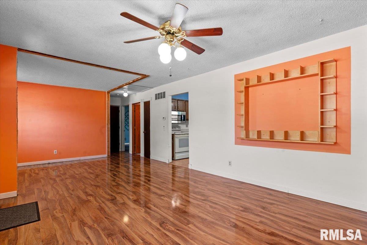 3006 Sandgate Road Springfield, IL 62702 - Photo 5 of 37