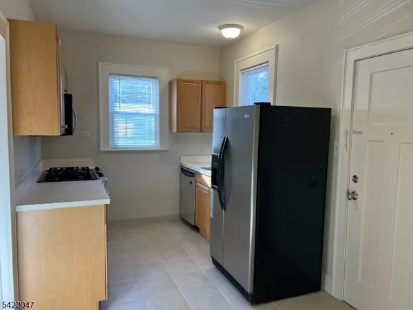 $3,000 | 17 Mountain View Place, Unit 1, Montclair, NJ 07042