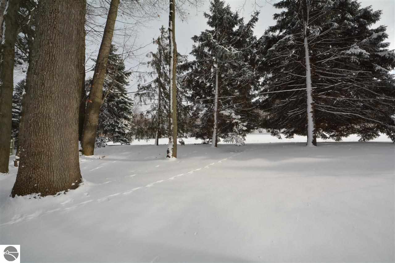 610 Bloomfield Road Traverse City, MI 49686 - Photo 49 of 56 1797226-48.JPG