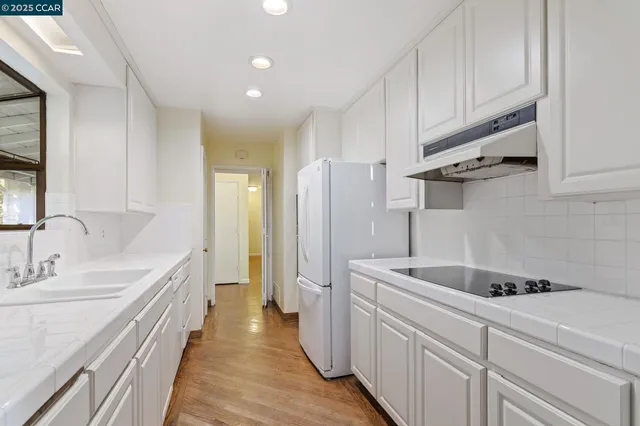 $1,399,000 | 3 Monroe Court, Orinda, CA 94563