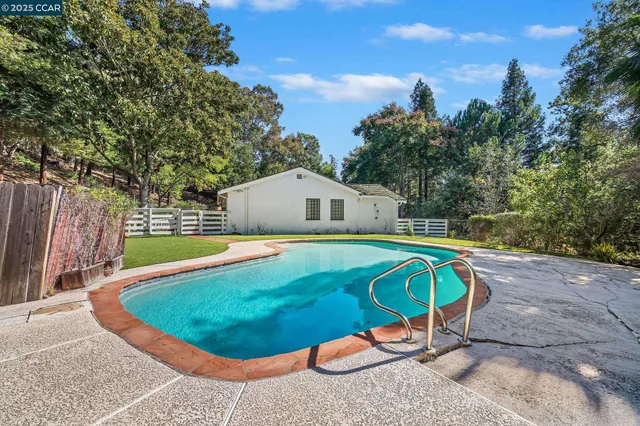 $1,399,000 | 3 Monroe Court, Orinda, CA 94563