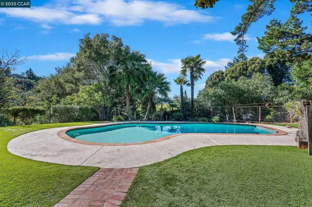 $1,399,000 | 3 Monroe Court, Orinda, CA 94563