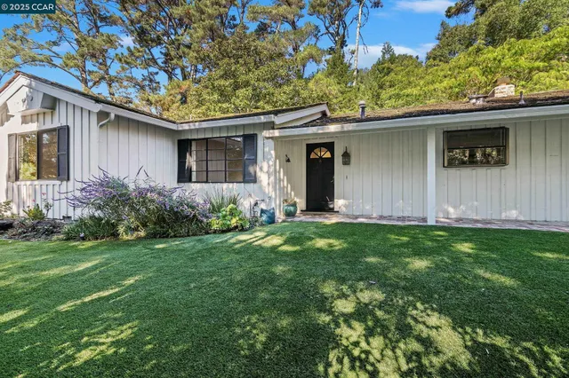 $1,399,000 | 3 Monroe Court, Orinda, CA 94563