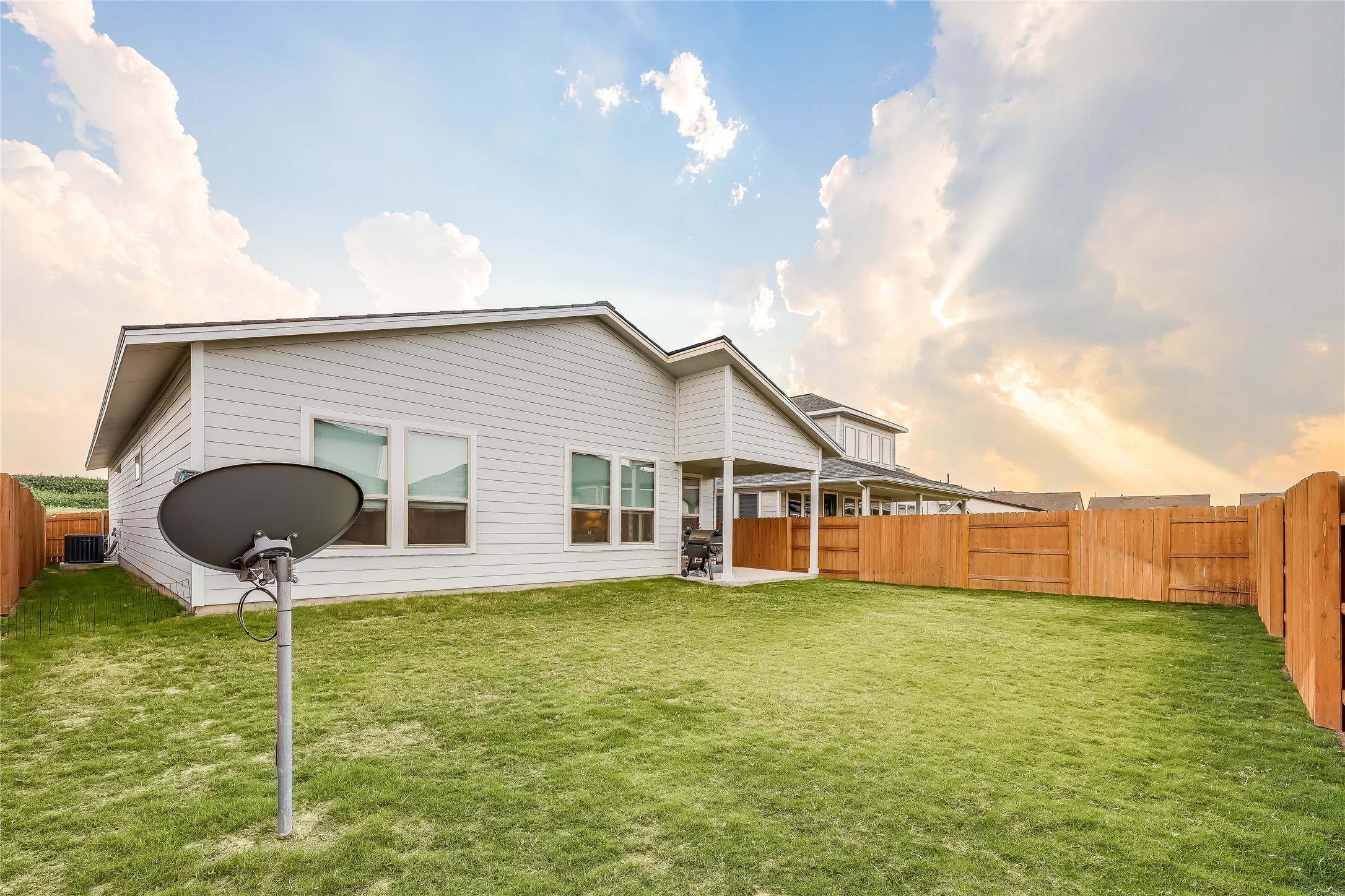 8400 Skytex Street Austin, TX 78744 - Photo 34 of 37