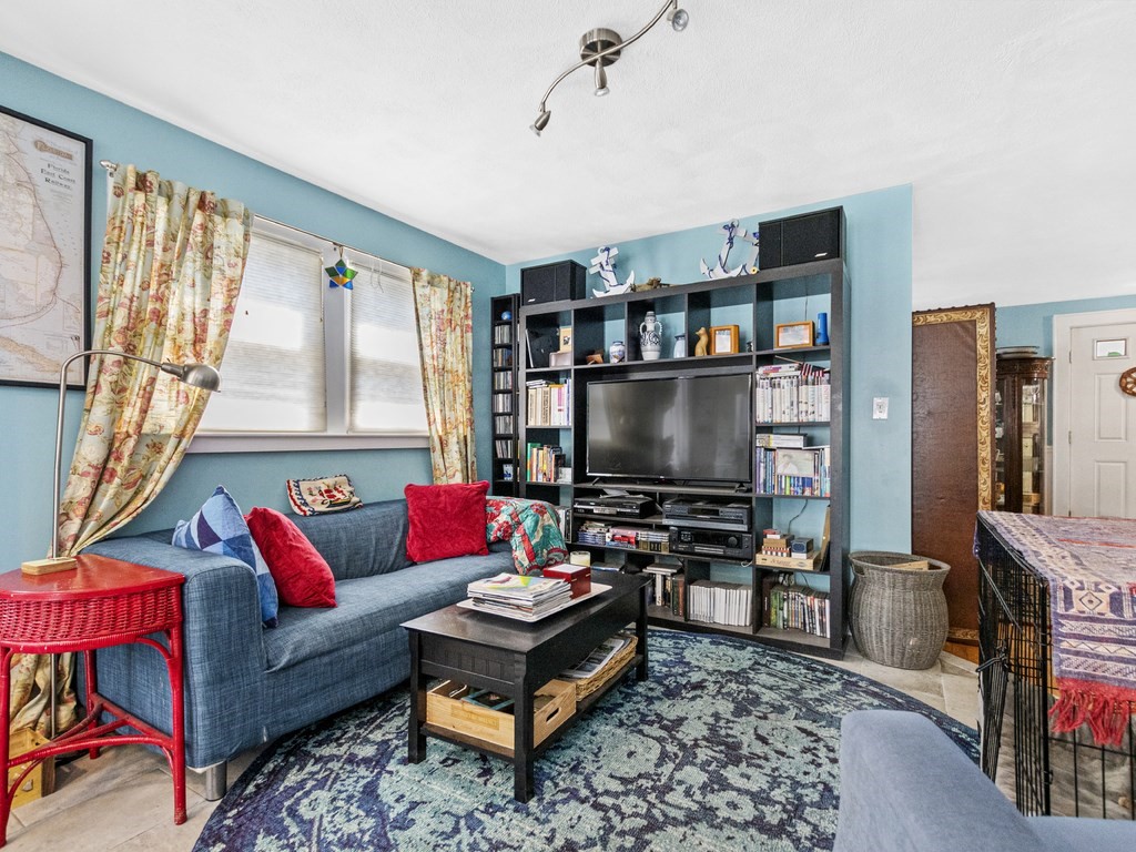 20 Marlton Road Waltham, MA 02453 - Photo 14 of 39 Gallery Image 14