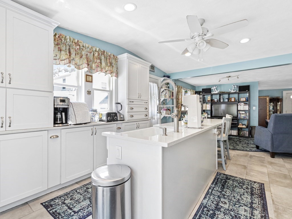 20 Marlton Road Waltham, MA 02453 - Photo 3 of 39 Gallery Image 3