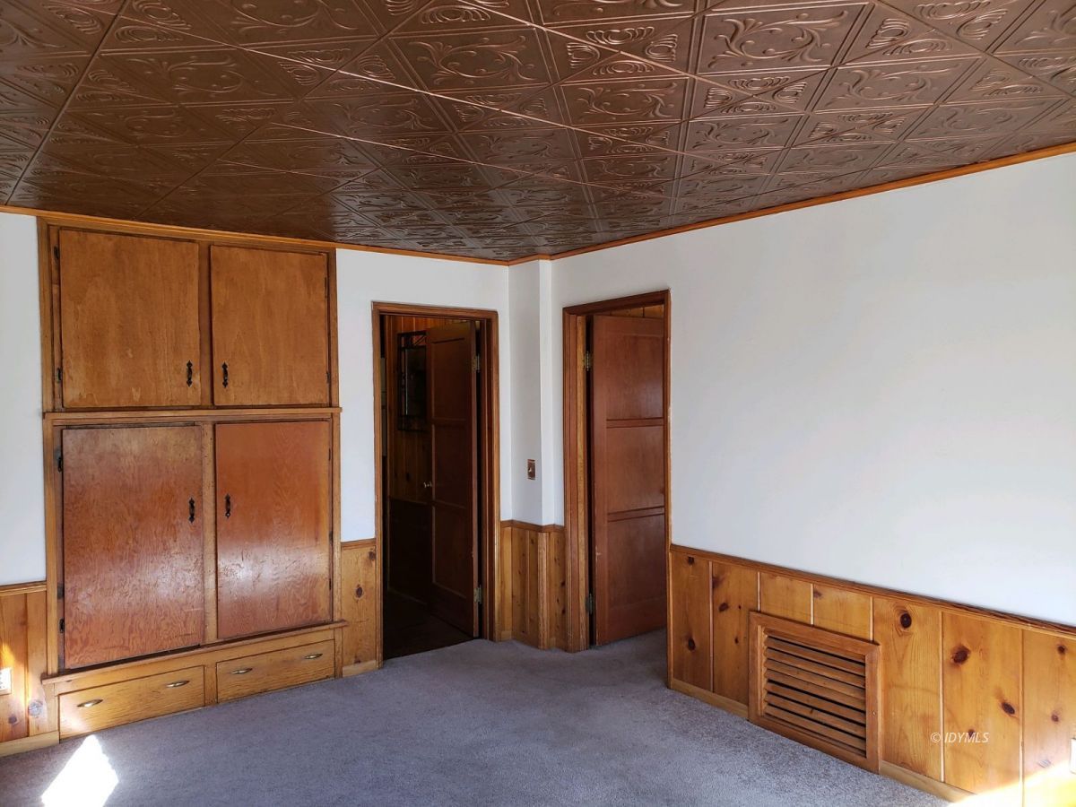 25225 Palomar Road Idyllwild, CA 92549 - Photo 10 of 17 a view of an empty room with wooden floor
