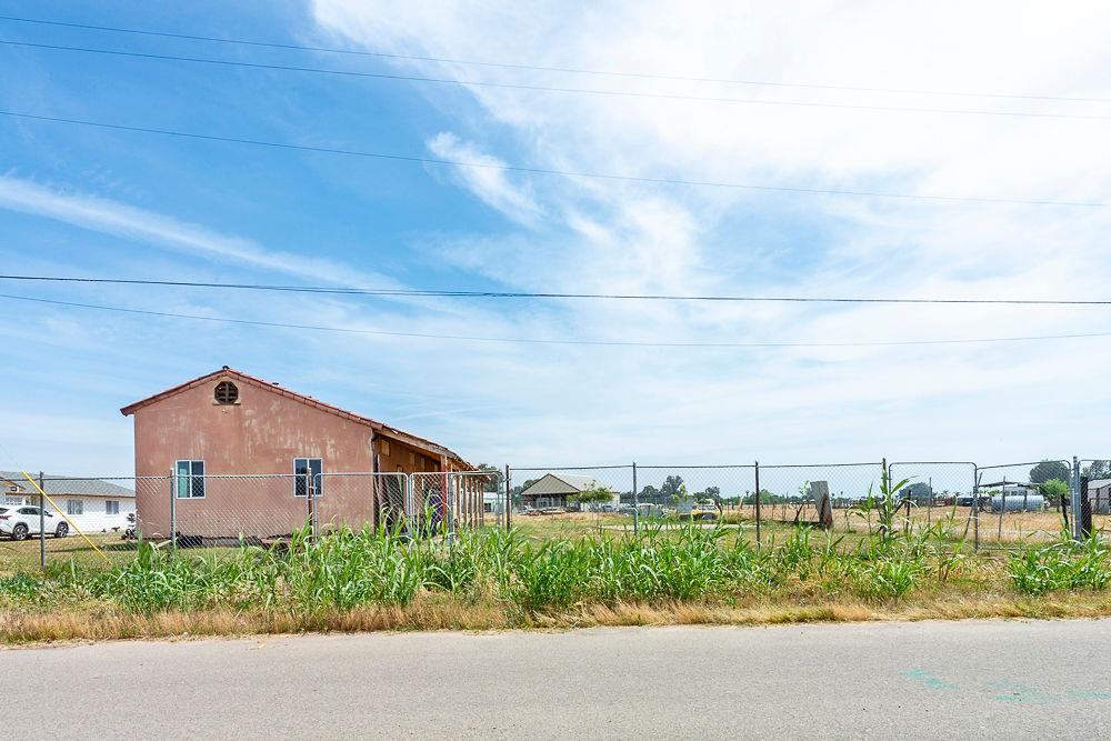 2803 Sharon Boulevard Madera, CA 93638 - Photo 29 of 29 a view of a house with a yard and plants