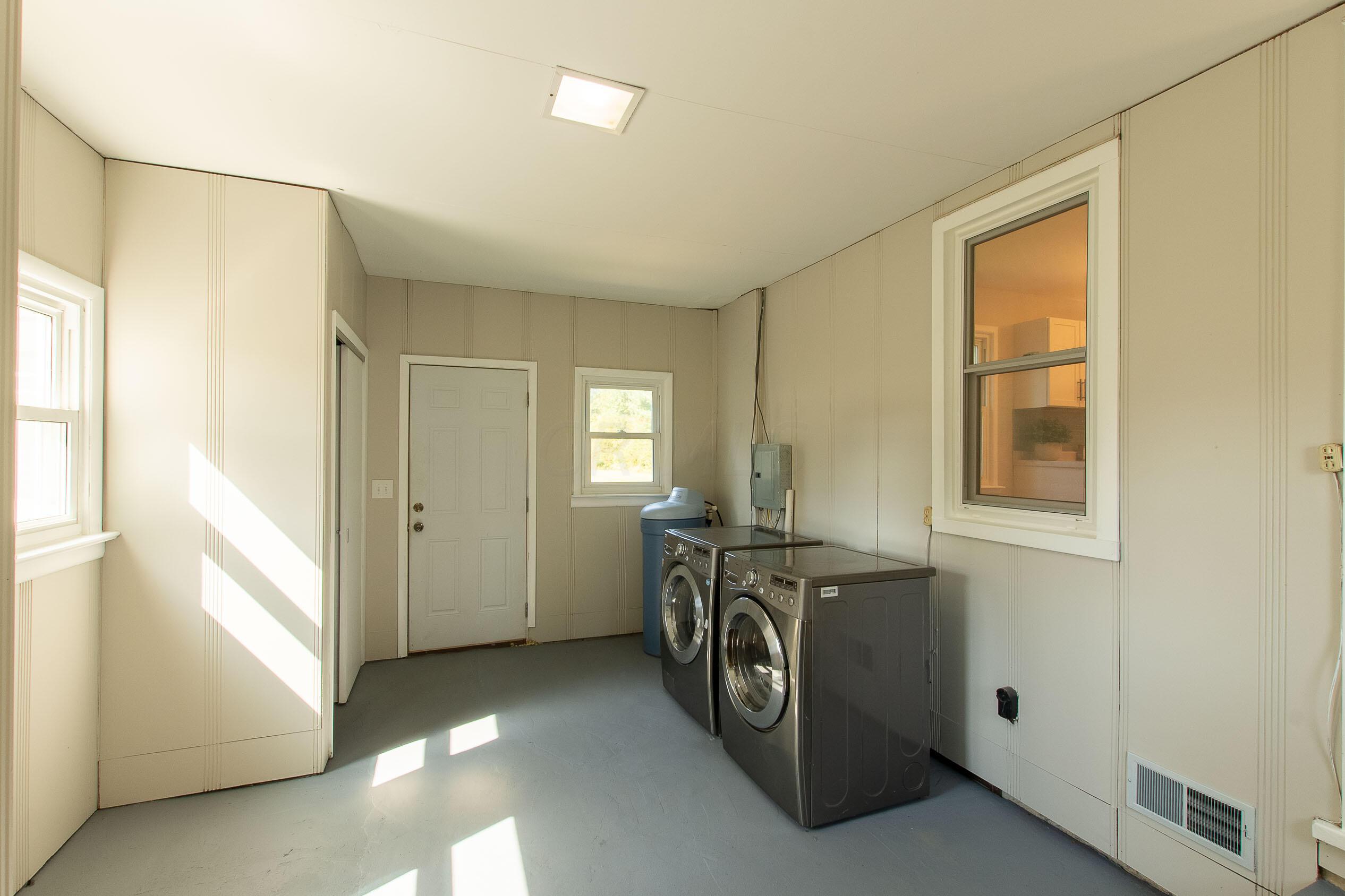 2867 Smeltzer Road Marion, OH 43302 - Photo 21 of 29 Stainless steel Washer & Dryer Convey
