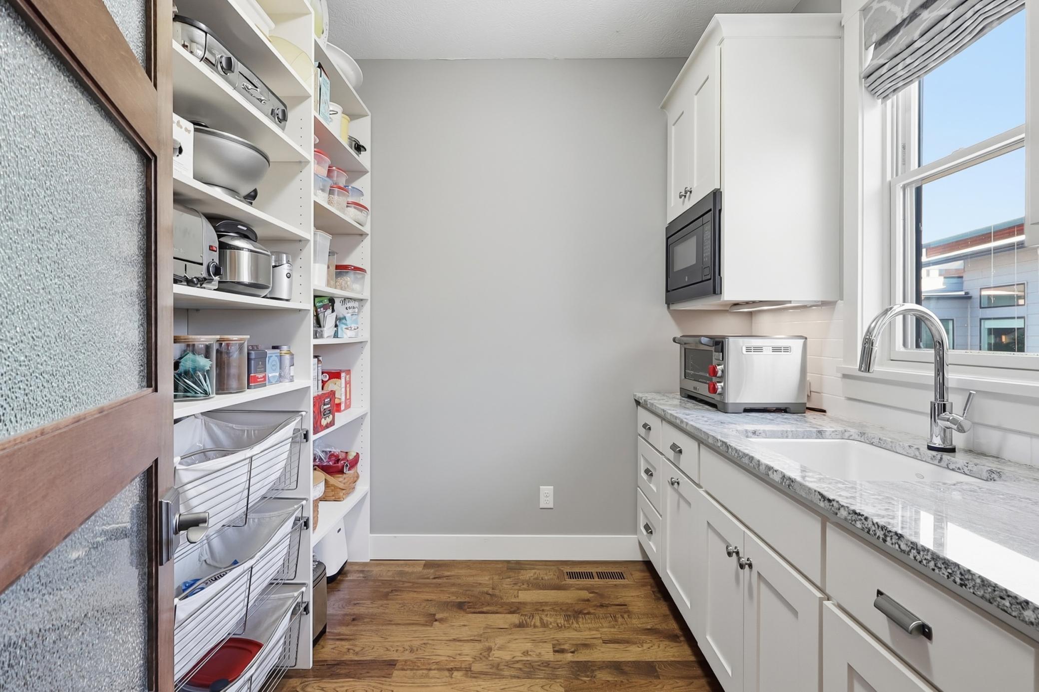 110 Gleahaven Road Wayzata, MN 55391 - Photo 6 of 52