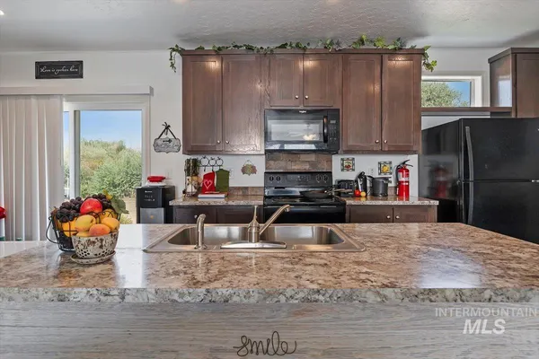 $349,900 | 121 Sunset Drive North, Hagerman, ID 83332