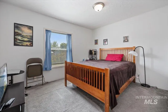 $349,900 | 121 Sunset Drive North, Hagerman, ID 83332