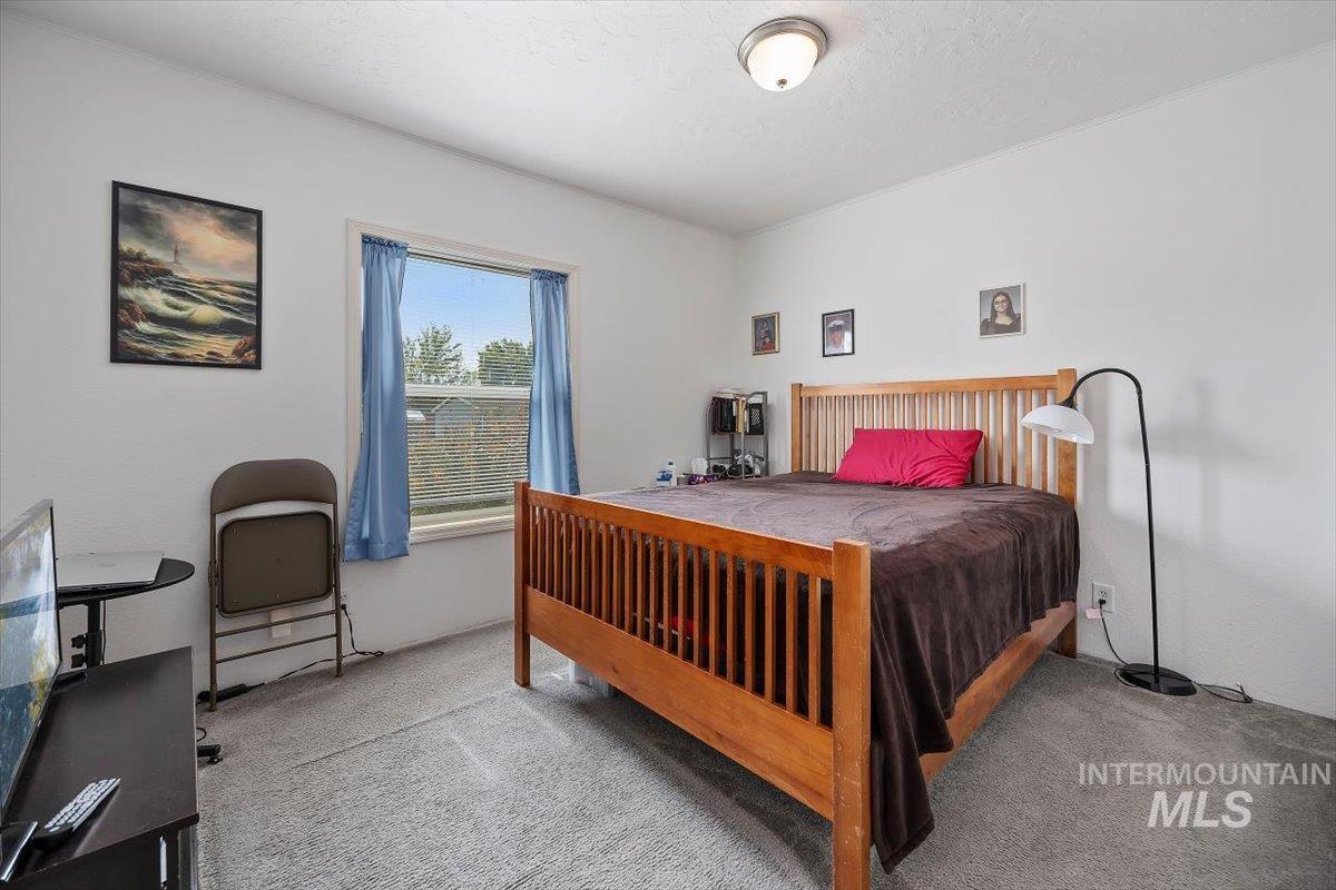 121 Sunset Drive North Hagerman, ID 83332 - Photo 19 of 31 Bedroom featuring carpet