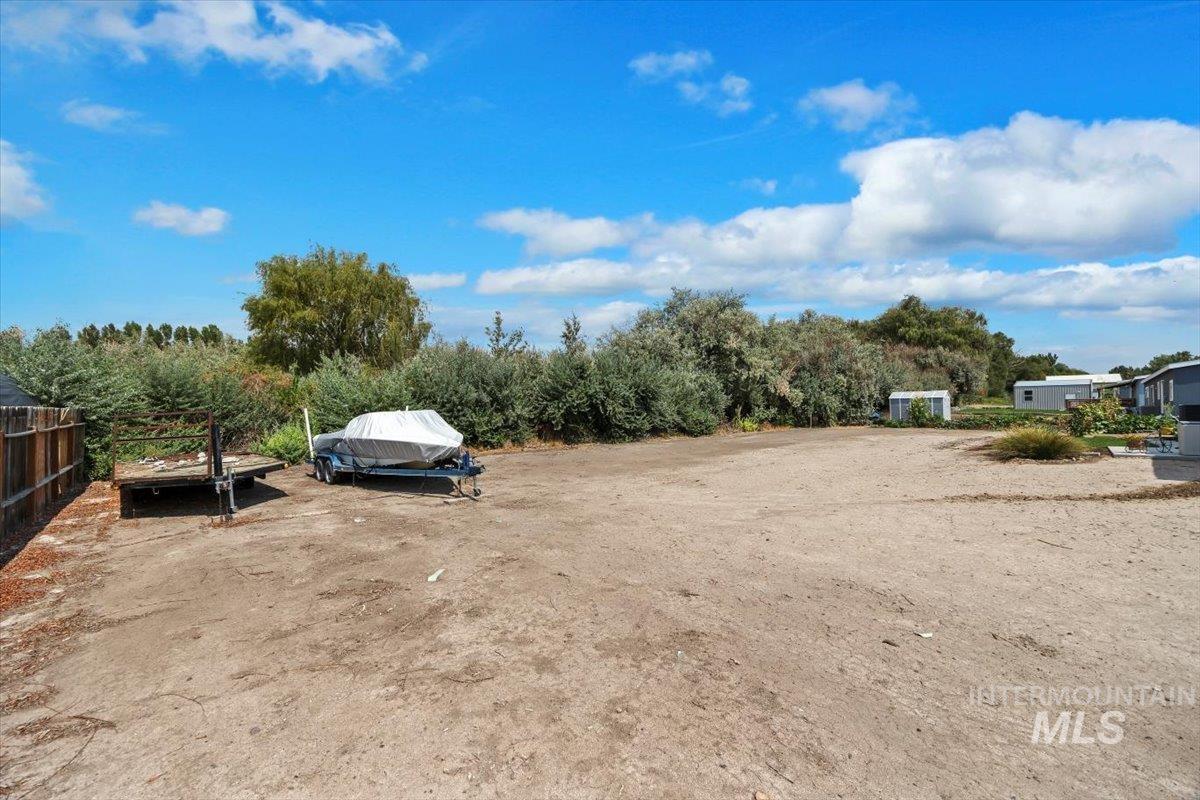 121 Sunset Drive North Hagerman, ID 83332 - Photo 26 of 31 View of parking / parking lot