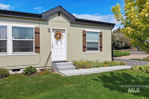$349,900 | 121 Sunset Drive North, Hagerman, ID 83332