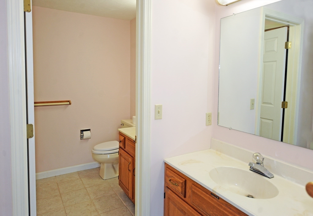 401 Ridgefield Circle, Unit B Clinton, MA 01510 - Photo 11 of 21 Gallery Image 11
