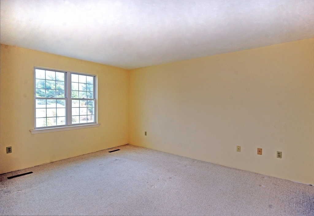 401 Ridgefield Circle, Unit B Clinton, MA 01510 - Photo 13 of 21 Gallery Image 13