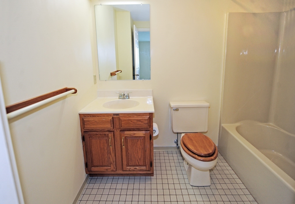 401 Ridgefield Circle, Unit B Clinton, MA 01510 - Photo 14 of 21 Gallery Image 14