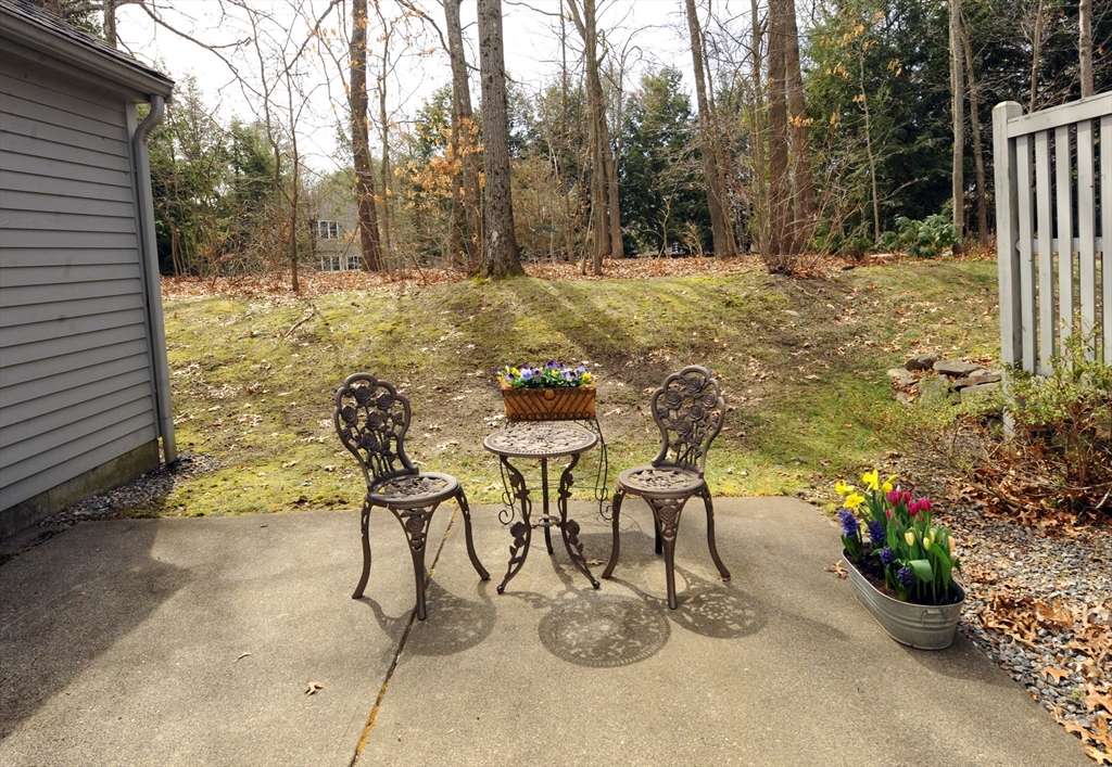 401 Ridgefield Circle, Unit B Clinton, MA 01510 - Photo 4 of 21 Gallery Image 4