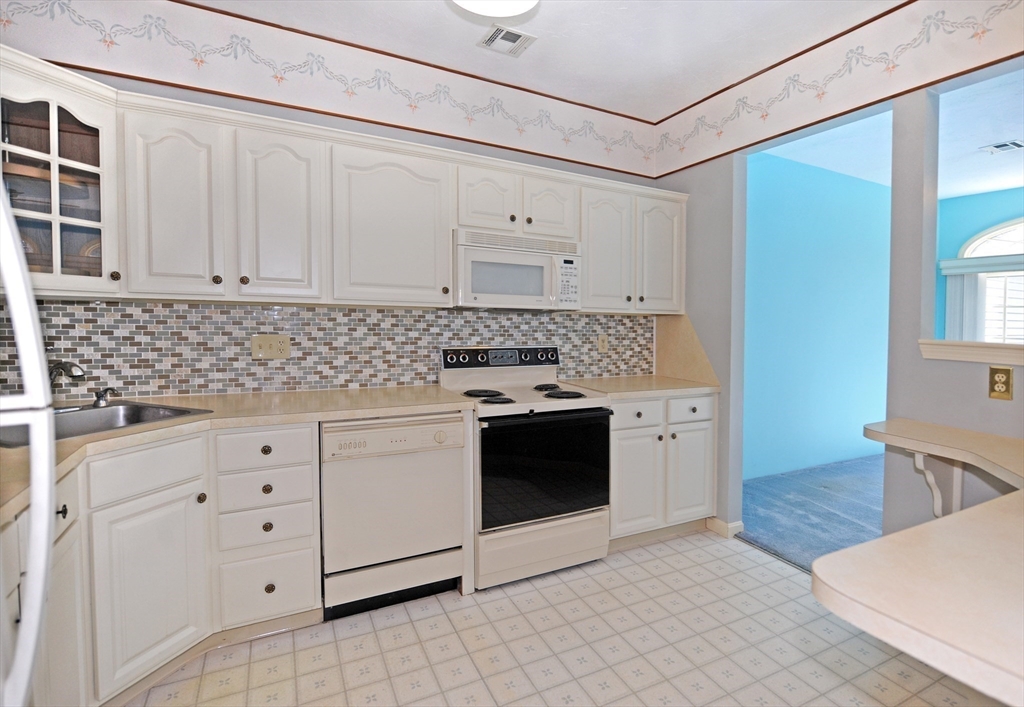 401 Ridgefield Circle, Unit B Clinton, MA 01510 - Photo 7 of 21 Gallery Image 7
