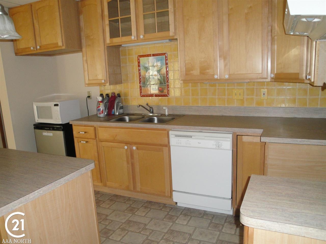 3127 West Sutton Road Lapeer, MI 48446 - Photo 21 of 33 31358207-20.JPG