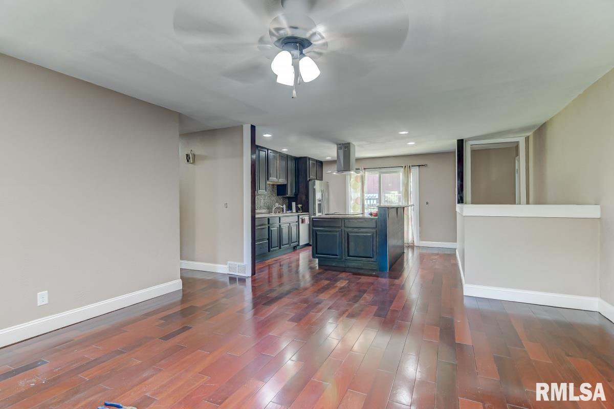 224 Willow Lane Springfield, IL 62707 - Photo 7 of 23