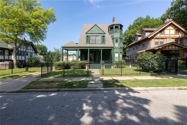 $720,000 | 3632 Locust Street, Kansas City, MO 64109