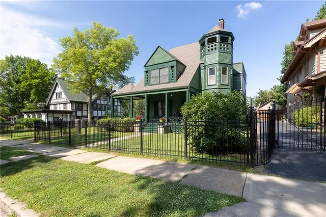 $720,000 | 3632 Locust Street, Kansas City, MO 64109