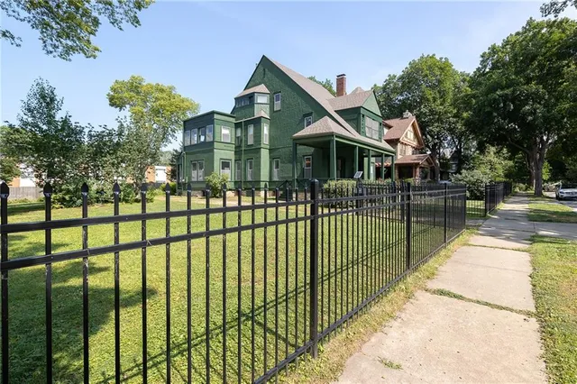 $720,000 | 3632 Locust Street, Kansas City, MO 64109