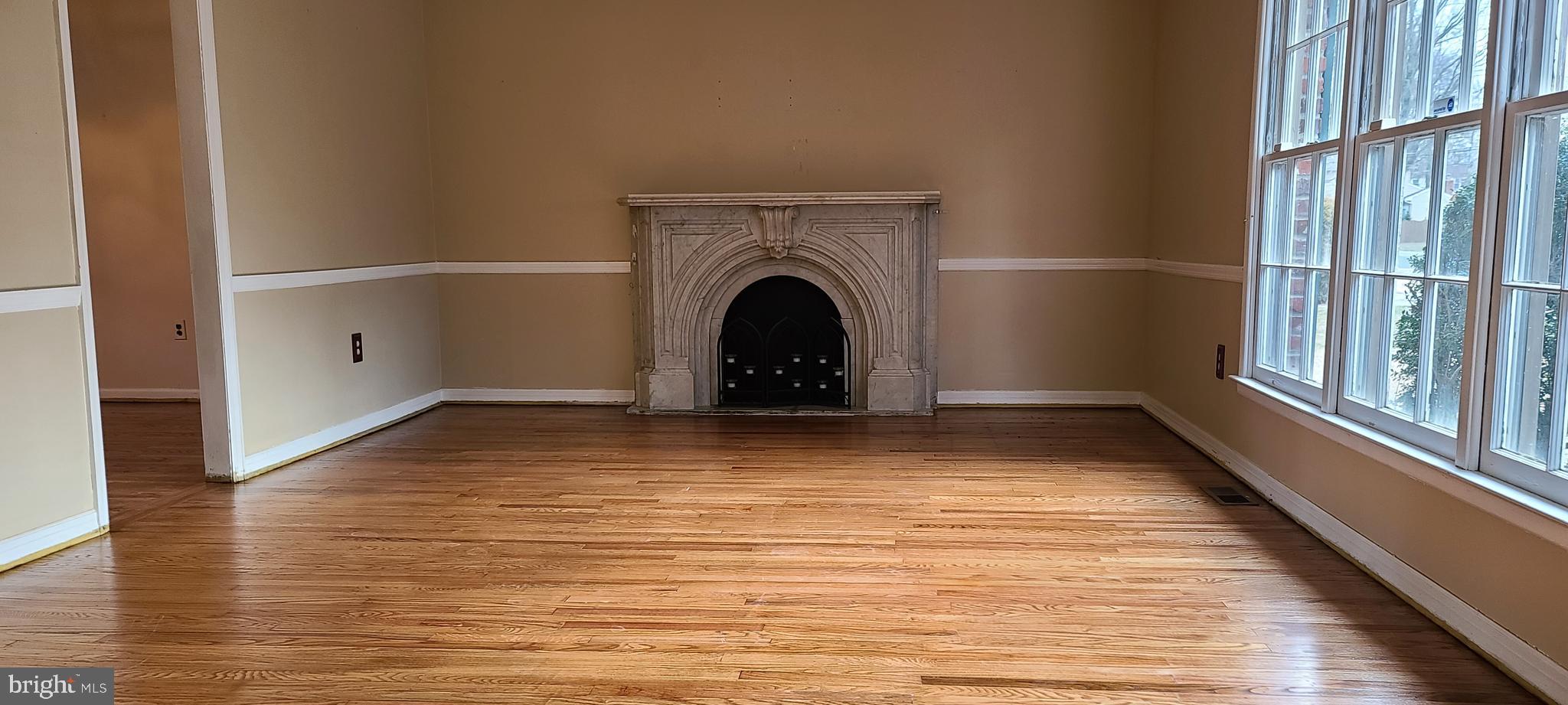 41 Greenvale Road Cherry Hill, NJ 08034 - Photo 2 of 22 Living Room