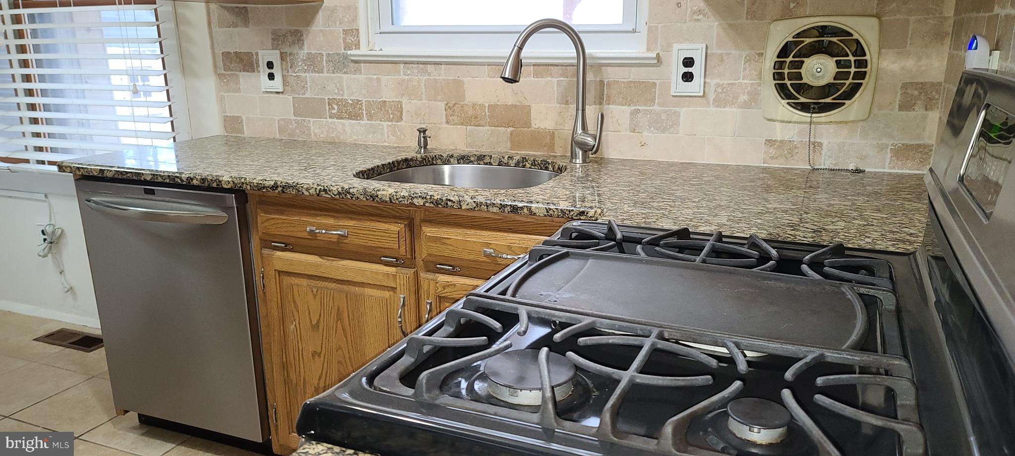 41 Greenvale Road Cherry Hill, NJ 08034 - Photo 8 of 22 Gallery Image 8